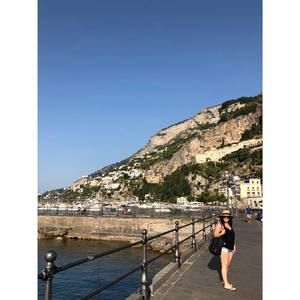 Meet your Posher, Alia